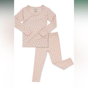 NIP AVAUMA Floral Pink Rose Snug fit Ling Sleeve Pajama Set.  Retail 18.99.